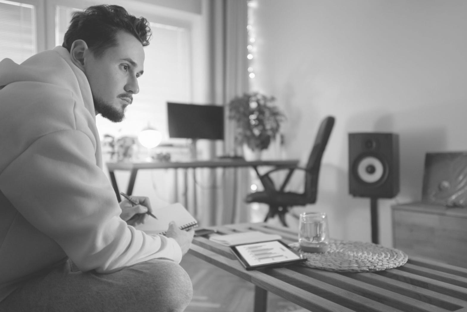 Analyse financière en action avec graphiques et données détaillées